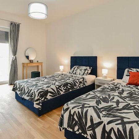 New Luxury 3 Bedroom 4 Air Conditioners 扎达尔 外观 照片