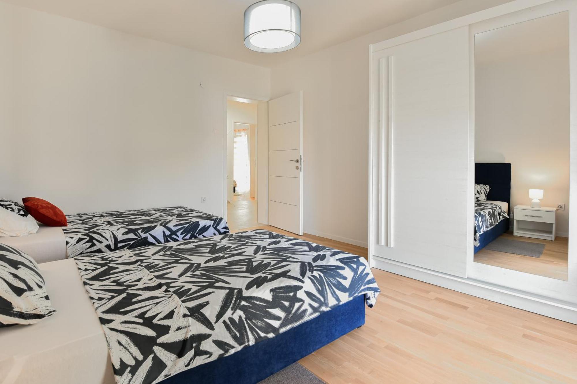 New Luxury 3 Bedroom 4 Air Conditioners 扎达尔 外观 照片