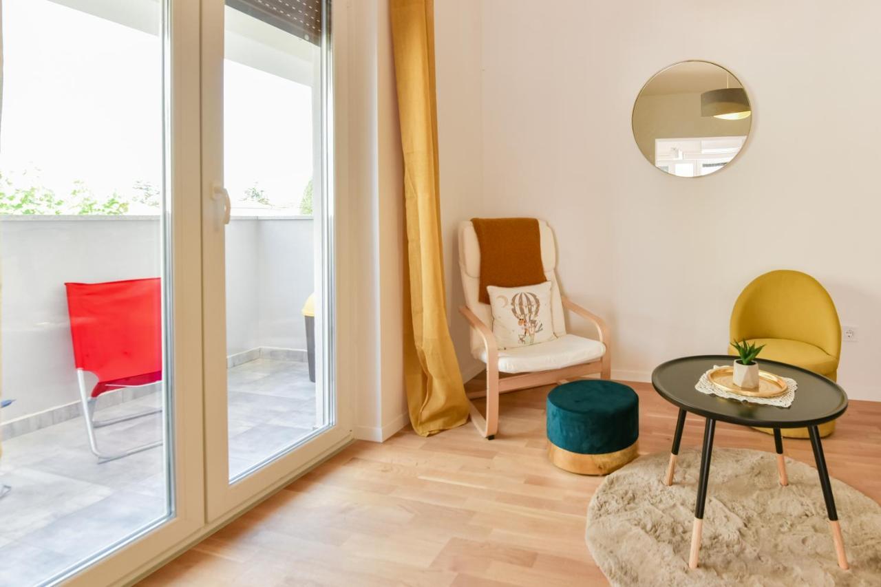 New Luxury 3 Bedroom 4 Air Conditioners 扎达尔 外观 照片
