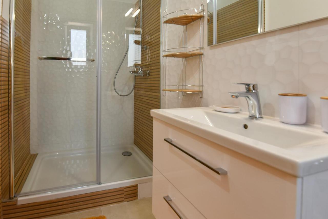 New Luxury 3 Bedroom 4 Air Conditioners 扎达尔 外观 照片