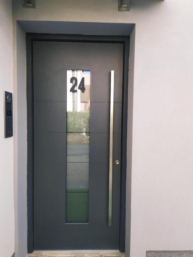 New Luxury 3 Bedroom 4 Air Conditioners 扎达尔 外观 照片